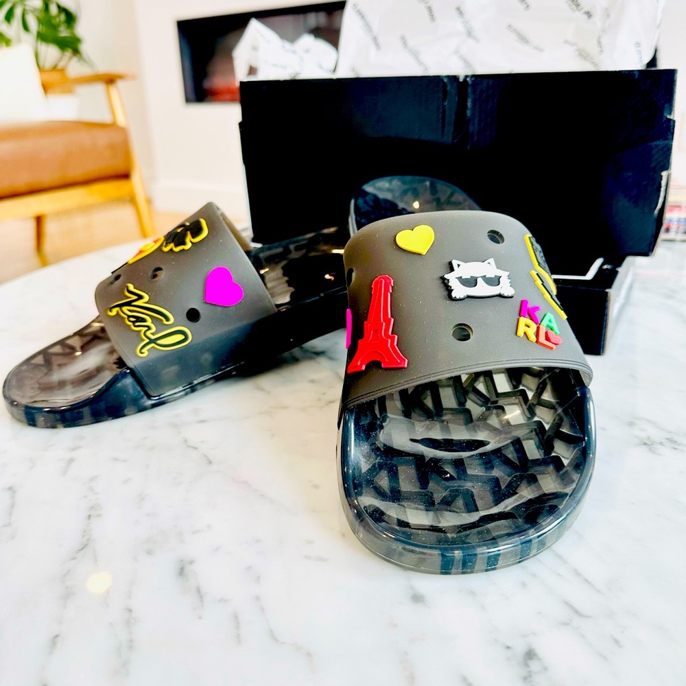 Karl Lagerfeld's Paris THEA Slides (Color Smoke)